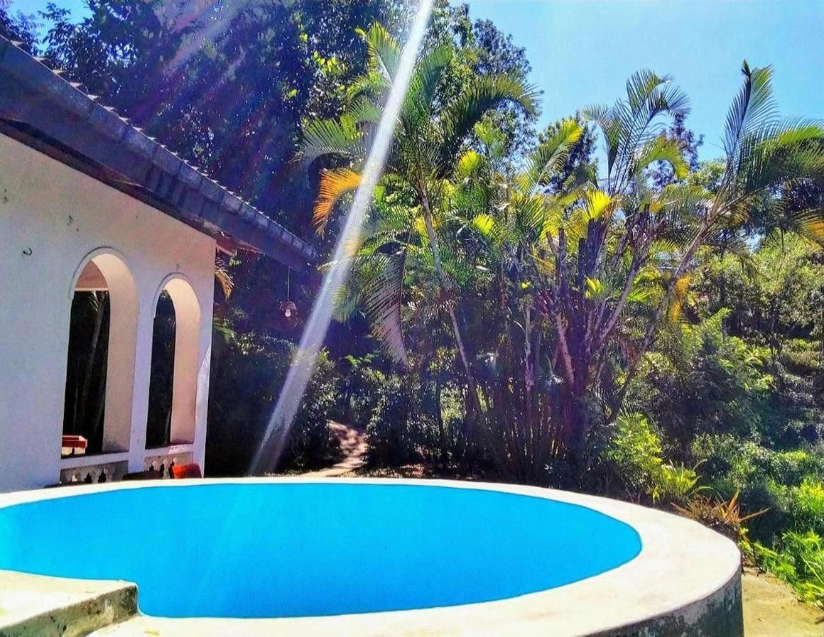 Ella Mount Villa Екстериор снимка