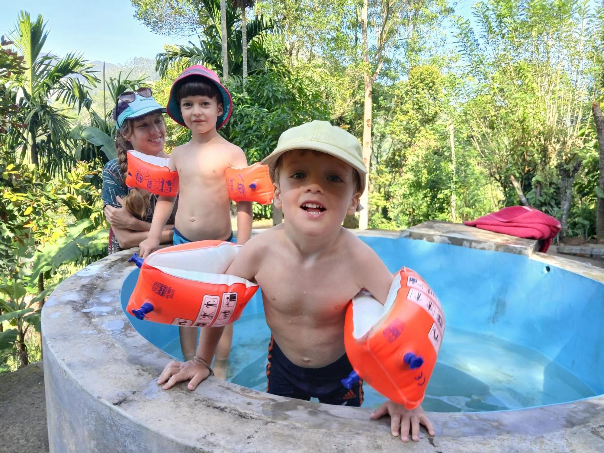 Ella Mount Villa Екстериор снимка